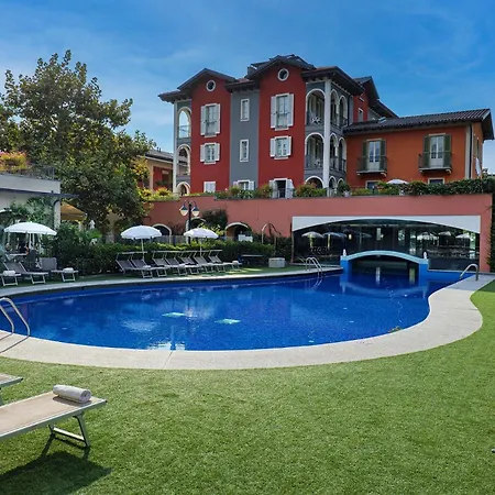Aquazzurra Resort & Aparthotel-2
